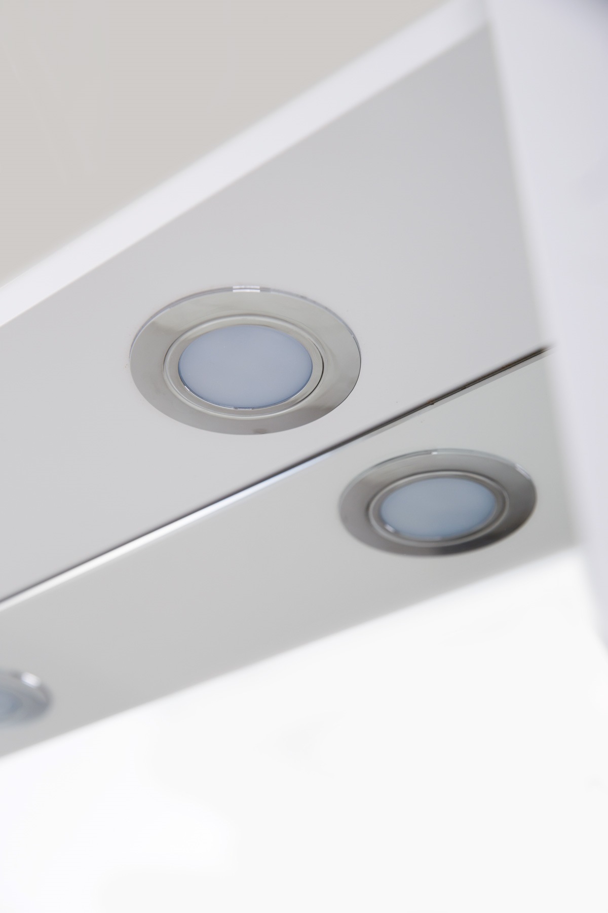 Зеркальный шкаф правосторонний BelBagno MARINO-SPC-800/750-1A-BL-P-R
