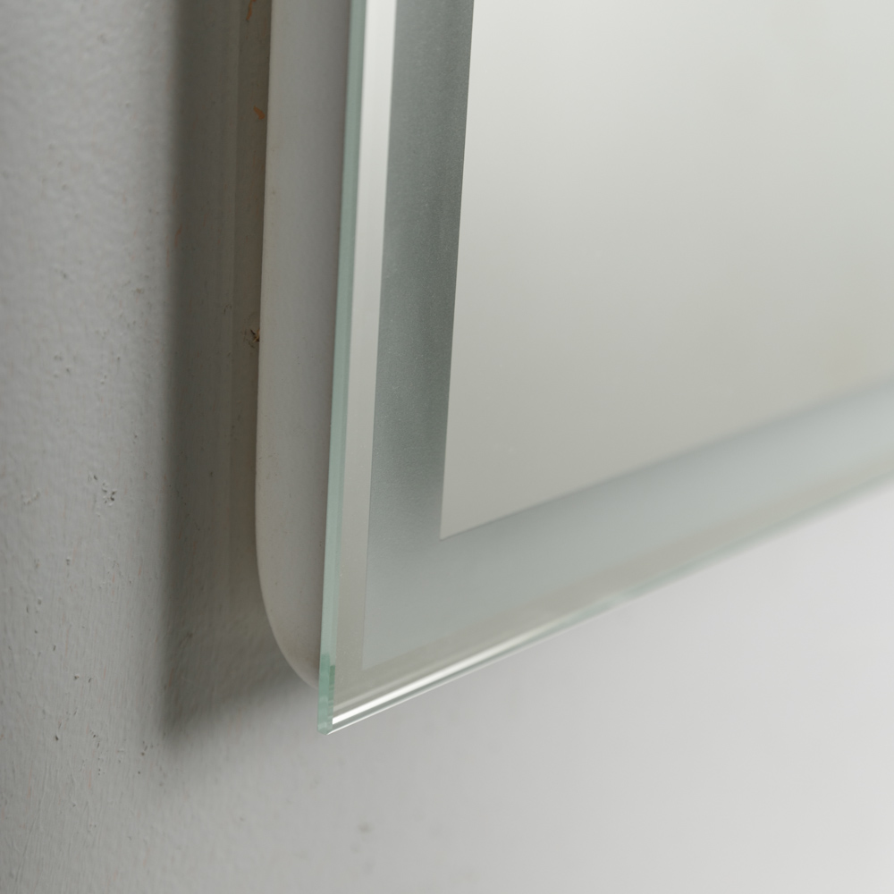 Зеркало BelBagno SPC-GRT-1200-800-LED-TCH-SND со встроенной подсветкой, голосовым управлением и подогревом