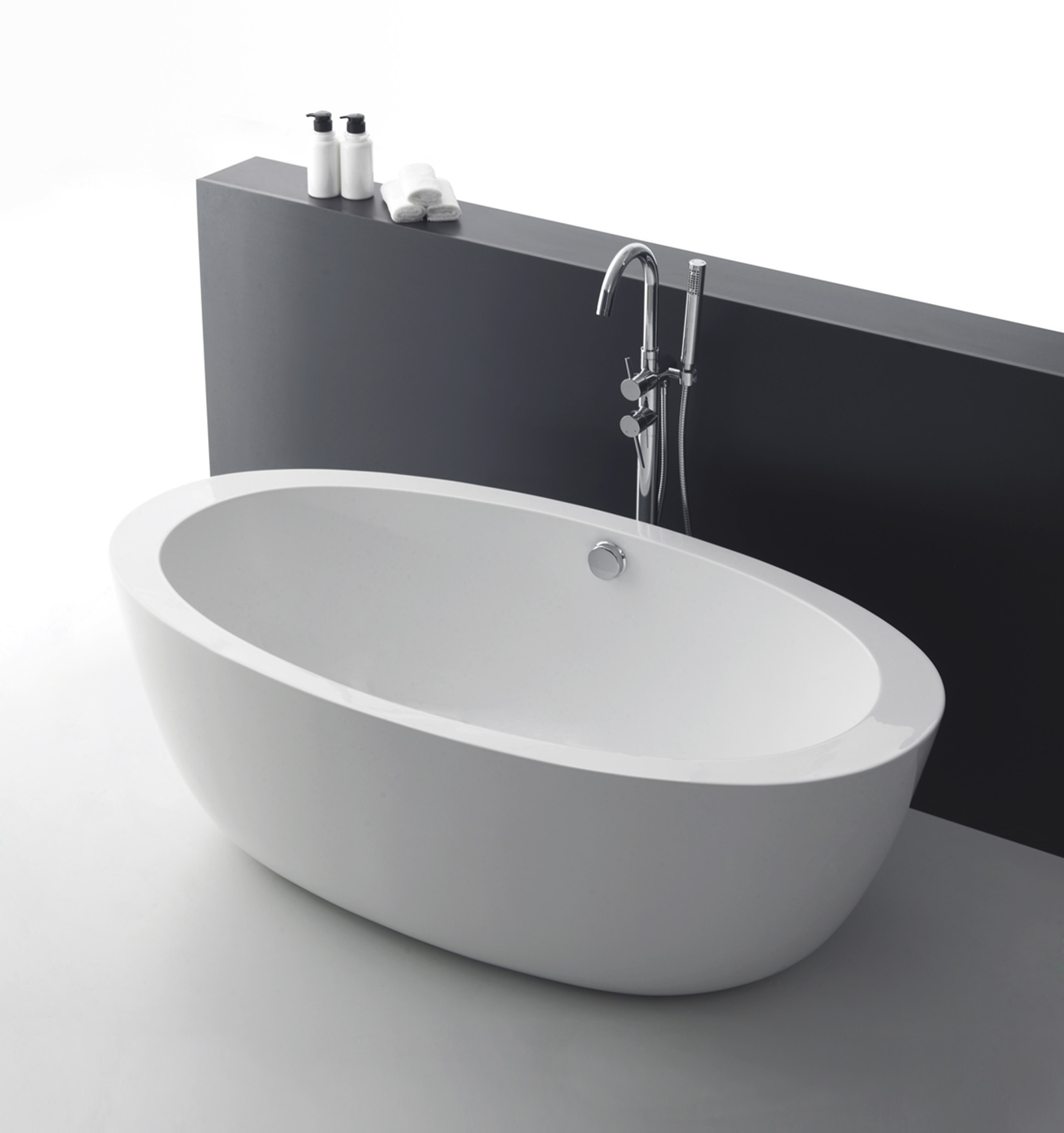 Ванна акриловая отдельностоящая BelBagno BB67-1700