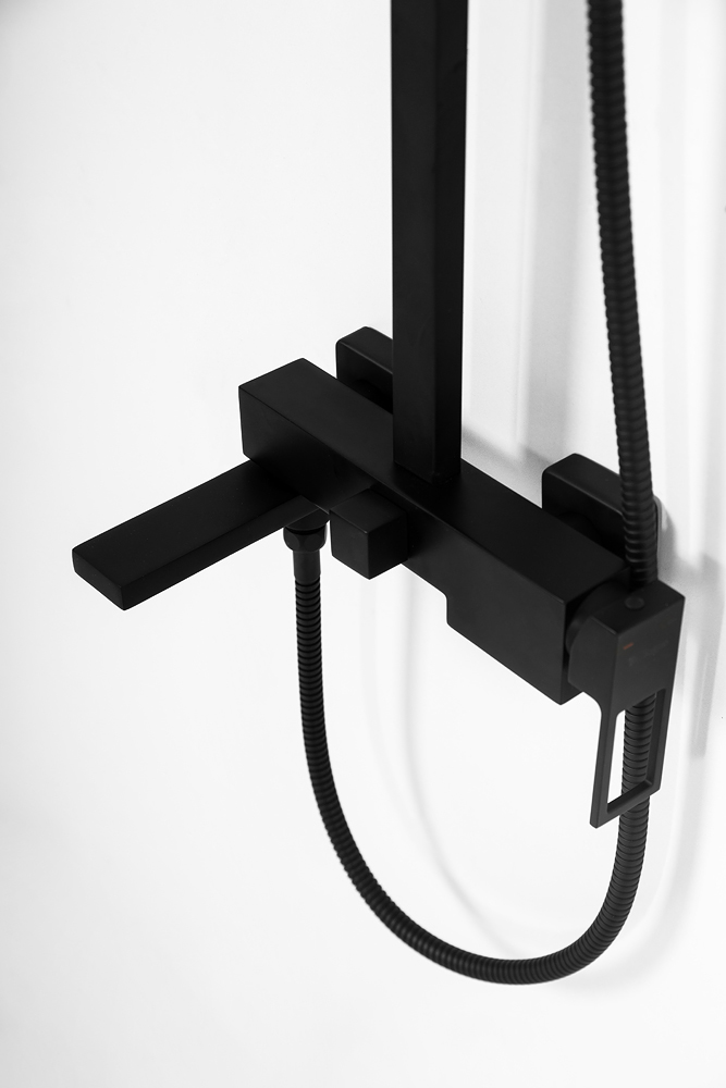 Душевая стойка BelBagno LUCE с изливом LUC-VSCM-NERO