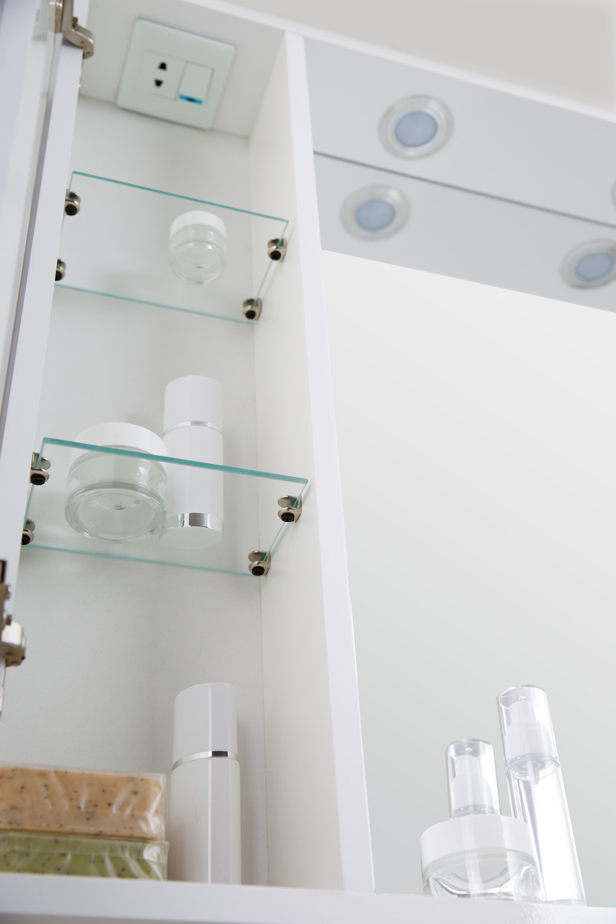Зеркальный шкаф левосторонний BelBagno MARINO-SPC-600/750-1A-BL-P-L