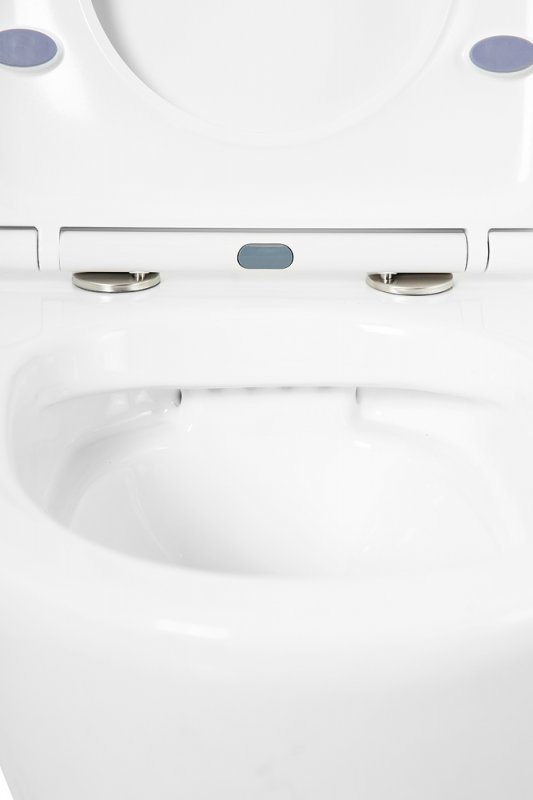 Унитаз подвесной безободковый с сиденьем BelBagno TRE BB8001CHR/SC